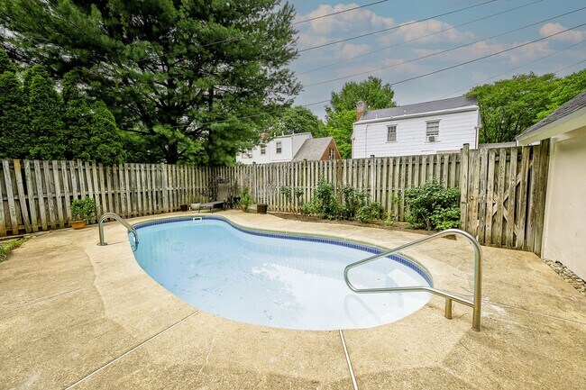 Building Photo - NW DC - Timeless Elegance Meets Modern Comfort in AU Park (with Pool!)
