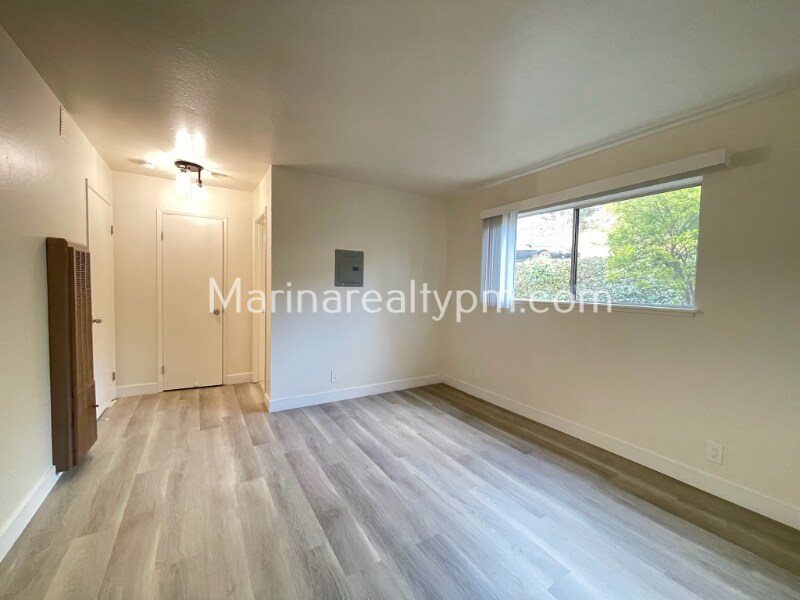 Building Photo - 129-191 Hilborn St