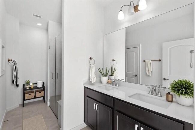 Building Photo - 813 Saratoga Ln