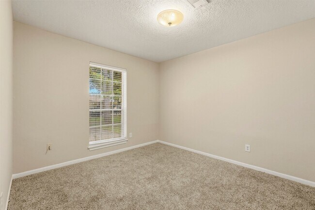 Building Photo - 810 Sunnybrook Ln