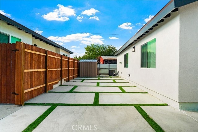 Building Photo - 11920 Laurel Ave