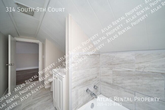 Building Photo - 314 9th Ct S