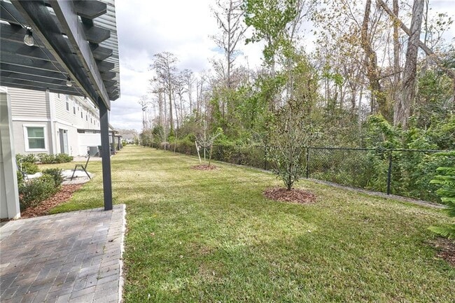 Building Photo - 6832 Tussilago Way