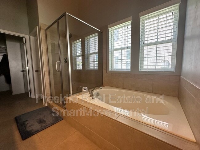 Building Photo - 10684 Wild Rice Dr