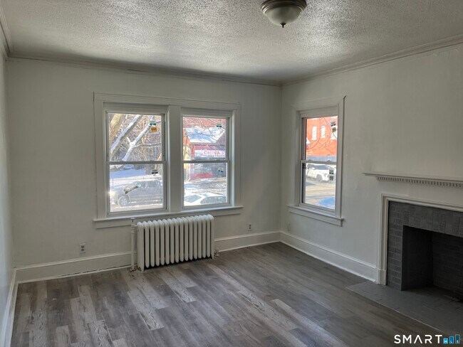 Building Photo - 252 Sisson Ave