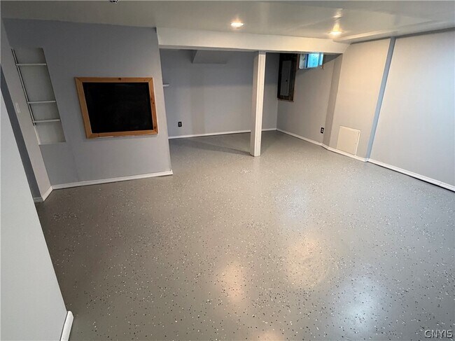 Building Photo - 107 Hadley Dr