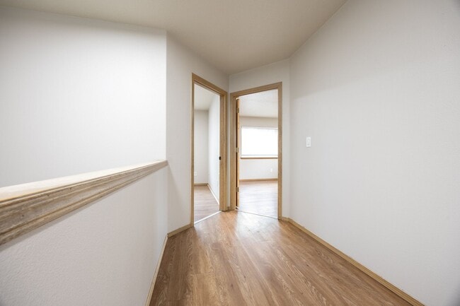 Building Photo - 5Bed/2.5 Bath home available in SE Portland