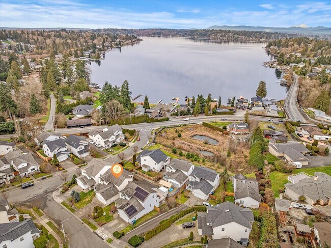 Building Photo - Beautiful 3 bedroom 2.5 bathroom Lake Stevens home!