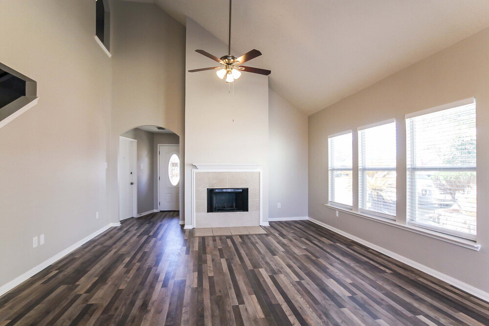 Building Photo - 16315 Rockcreek Ln
