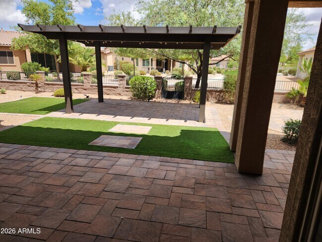 Building Photo - 416 N Questa Trail