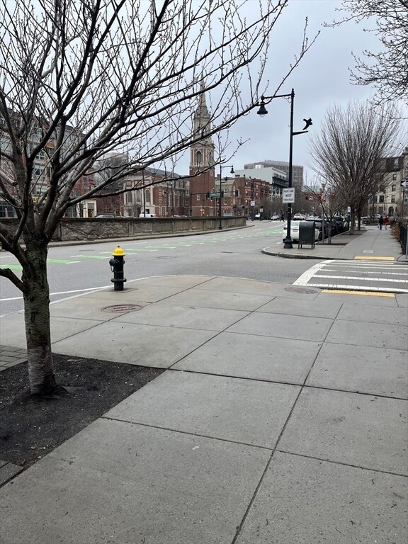 Building Photo - 915 Beacon St