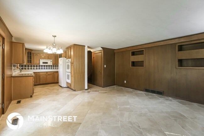 Building Photo - 7730 W 96th St