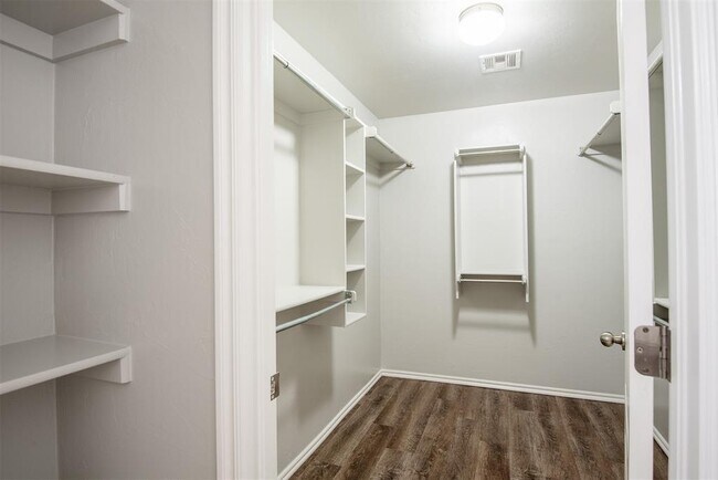 Building Photo - 8109 Frye Ln