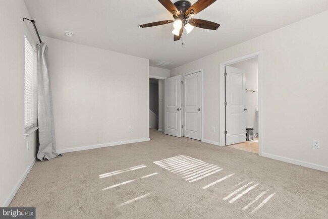 Building Photo - 14 Lilac Cir