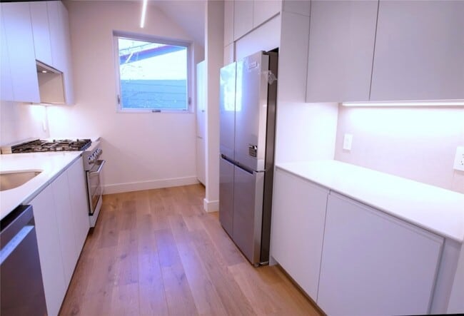 Building Photo - 3512 Mt Vernon St