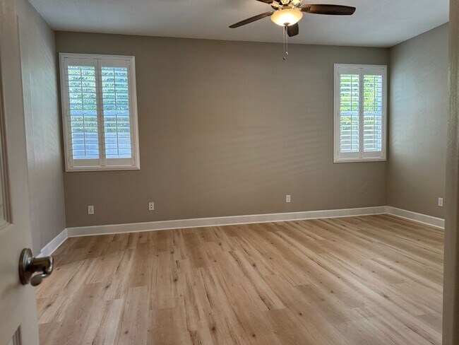 Building Photo - Charming single home in Roseville!