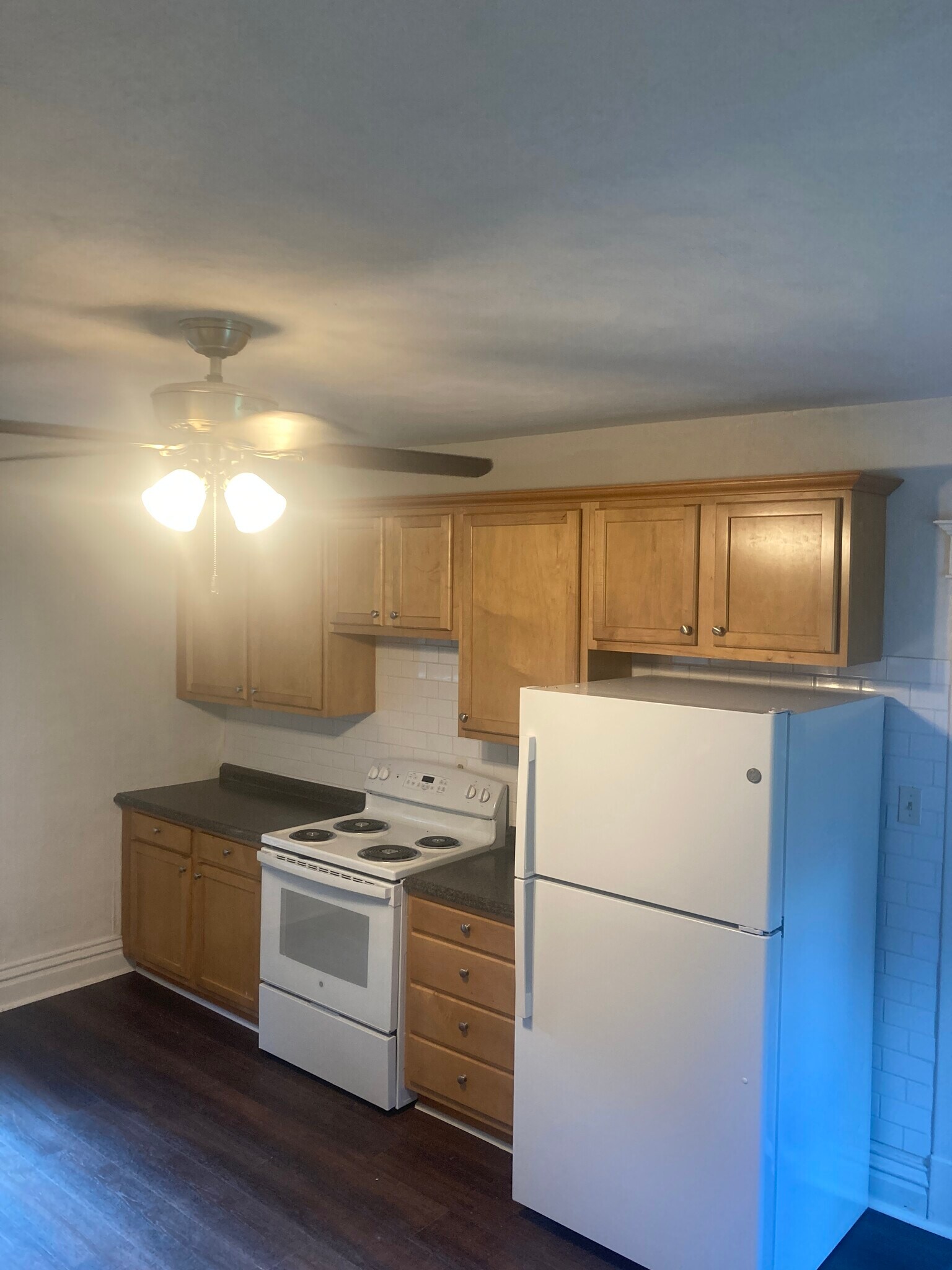 Building Photo - 9816 Bateman Avenue
