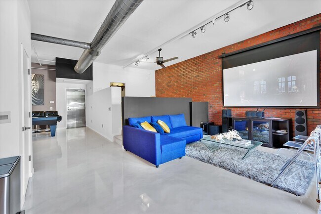 Building Photo - 7301 E 3rd Ave