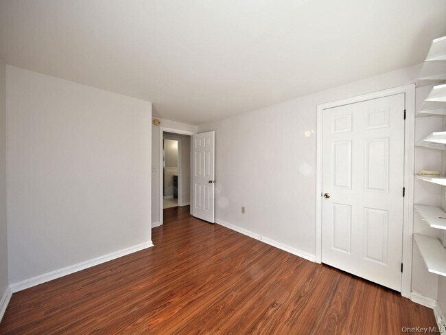 Building Photo - 73 Broadway