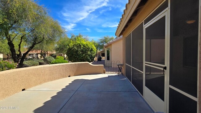 Building Photo - 15690 W Earll Dr