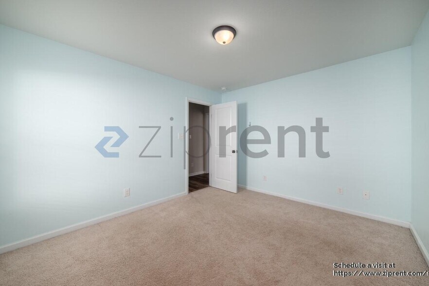 Building Photo - 819 Watermark Dr