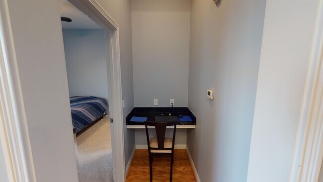 Building Photo - 252 Stetson St