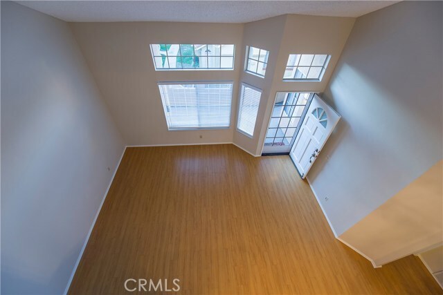 Building Photo - 106 Alicante Aisle