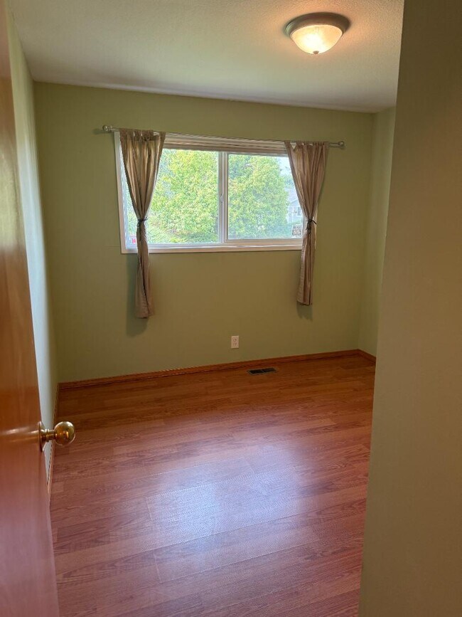 Building Photo - 1416 Scenic Dr