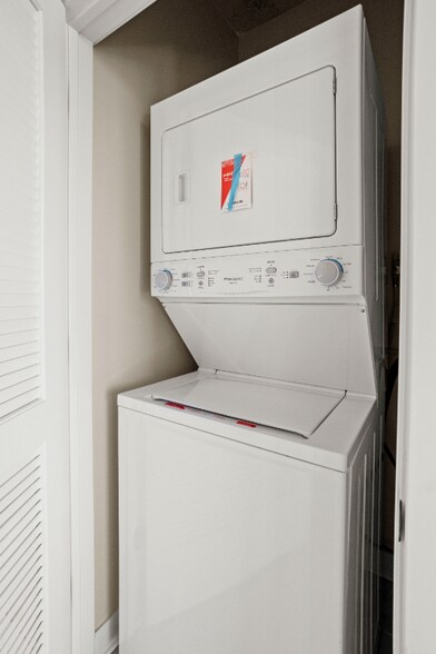 Building Photo - 4600 N Broadway