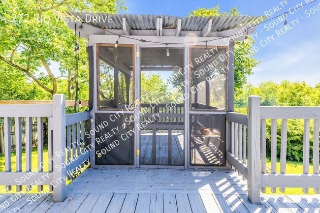 Building Photo - 272 Rio Vista Dr