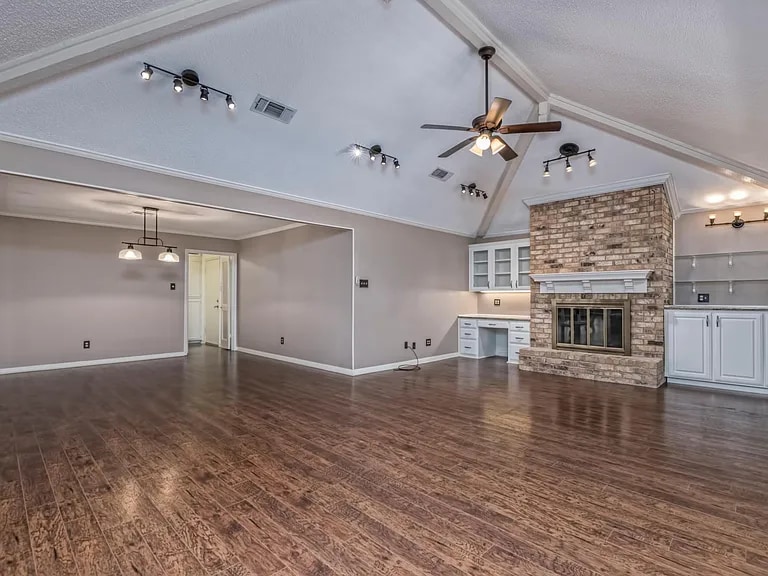 open concept - 3708 Windmill Hill St