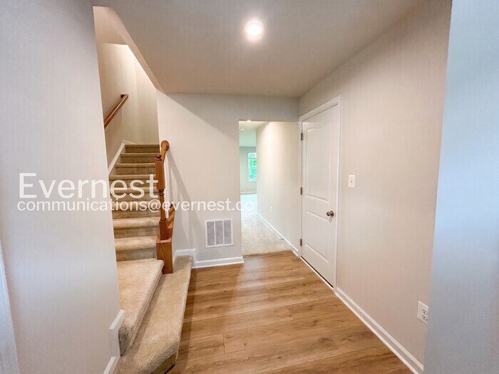 Building Photo - 8808 Stevenson Ln