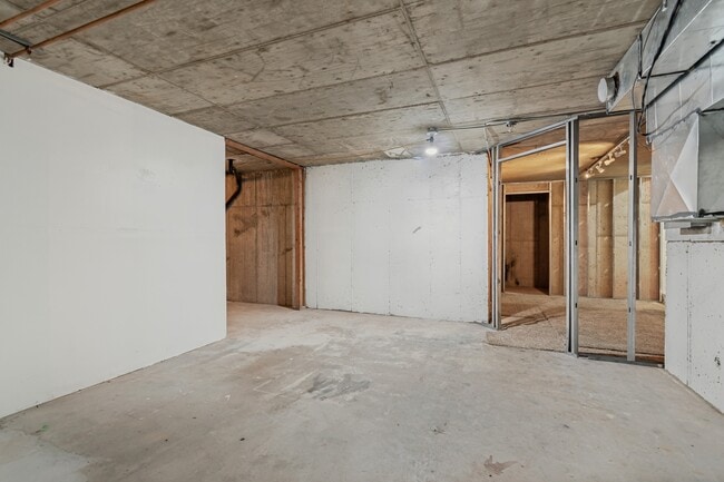 Building Photo - 418 Quail Run Rd
