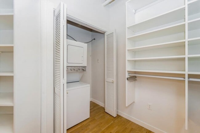 Building Photo - Mosler Lofts - 1 bedroom