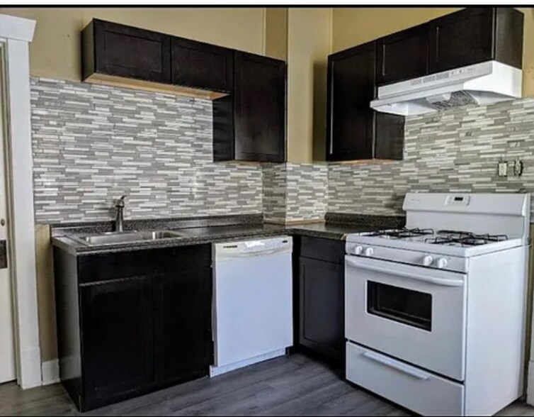 Building Photo - 2716 N 48th St