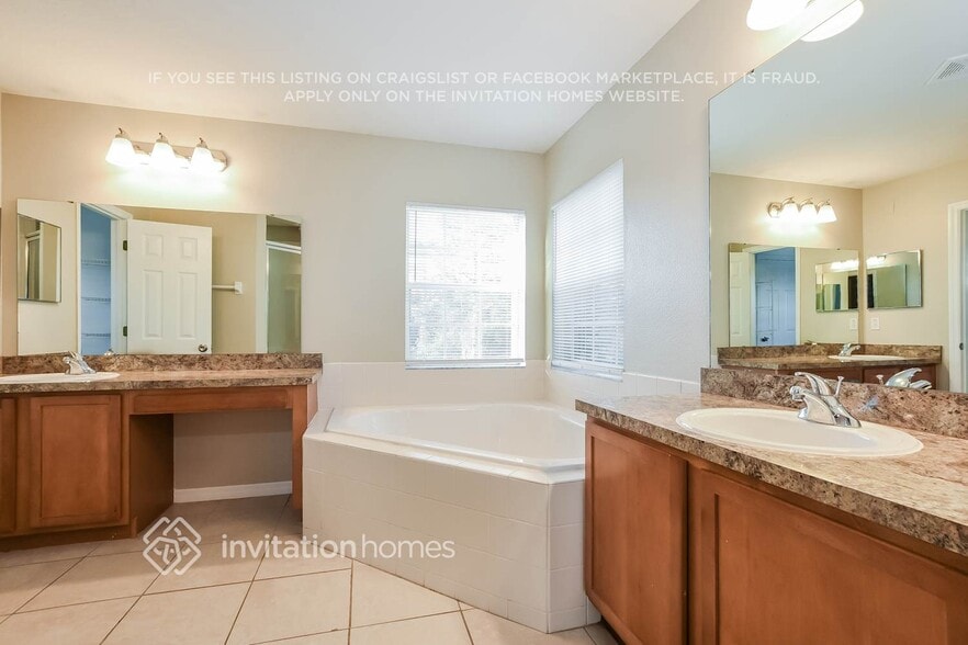Building Photo - 2621 Fair Oaks Dr