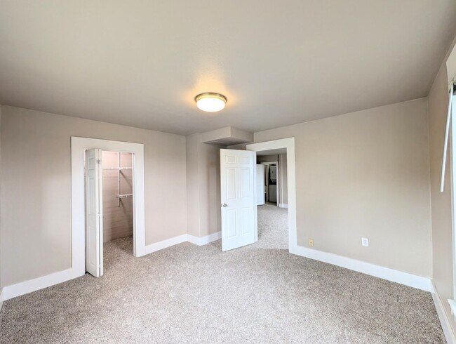 Building Photo - 1Bd/1Ba Everett Condo