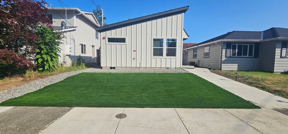 Primary Photo - 275 Ipswich St