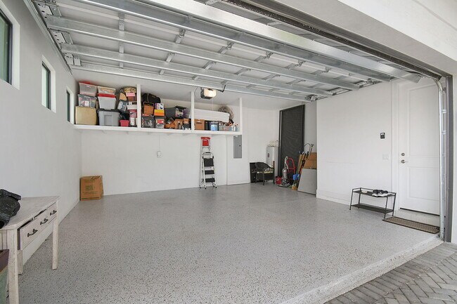 Building Photo - 9084 SW Arco Wy