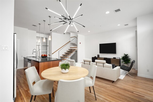 Building Photo - 5712 Winsome Ln