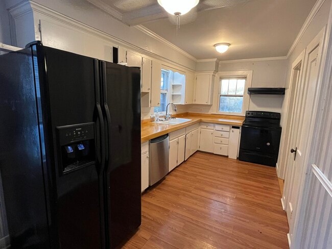 Building Photo - 1136 Palmetto St