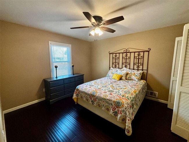 Building Photo - 125 Lantern Ridge Dr