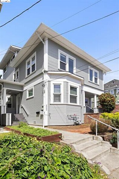 Building Photo - 2211 Haste St