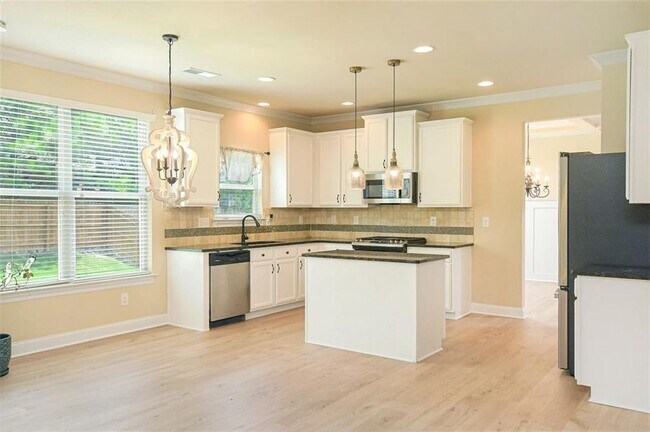 Building Photo - 403 Devon Brook Ct NE