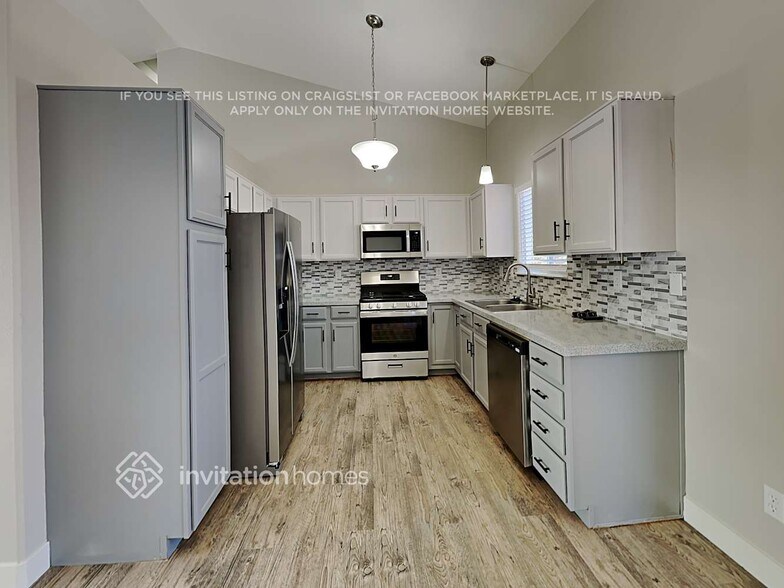 Building Photo - 616 Scotch Pine Dr