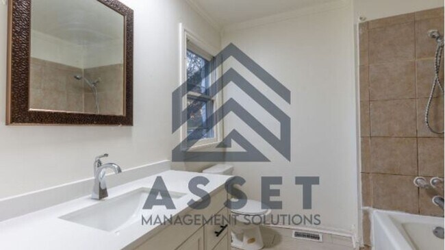 Building Photo - 4 Bedroom Rent to Own Home Available!