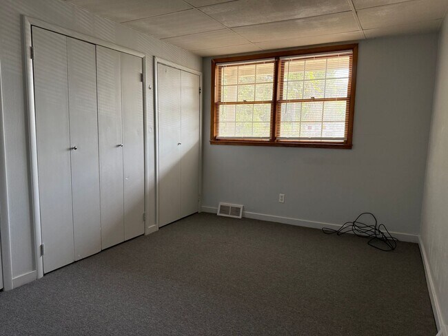 Building Photo - 113 Line Way