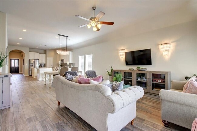 Building Photo - 18505 McKay Cove