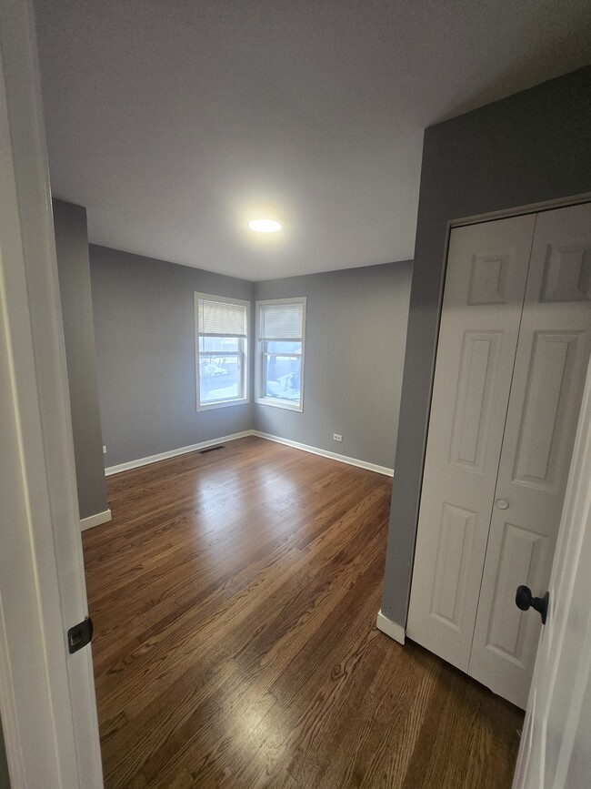 Building Photo - 22 N Lewis Ave