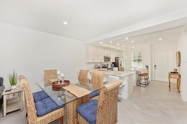 Building Photo - 12280 Wellen Golf St